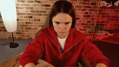 maybloom_ online show from November 2025 05:28:02 AM