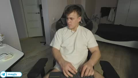 Snapshot of maygly chatting on May 2026 02:21:02 PM Slava and Alextatto online show from May 2026 02:21:02 PM