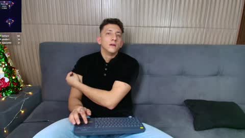 Maykol victoria1624 online show from December 2024 09:48:01 PM