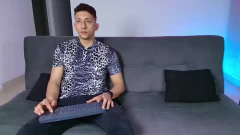 Maykol victoria1624 online show from February 2025 04:03:02 AM