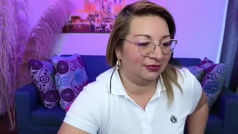 Snapshot of maylinleee chatting on January 2025 08:10:02 PM Mailyn online show from January 2025 08:10:02 PM