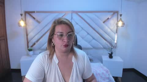 Snapshot of maylinleee chatting on March 2025 06:08:02 PM Mailyn online show from March 2025 06:08:02 PM