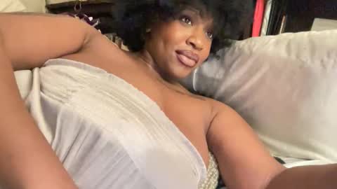 mayluvsu online show from March 2026 04:18:01 AM