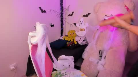 may online show from October 2025 08:20:01 PM