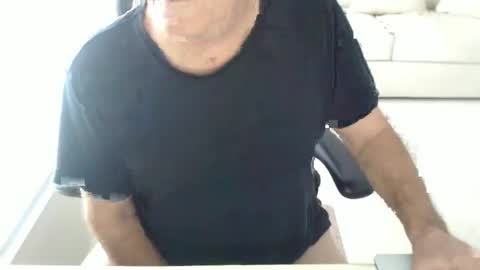 Snapshot of mbeastie chatting on February 2025 04:55:01 PM Beastie online show from February 2025 04:55:01 PM