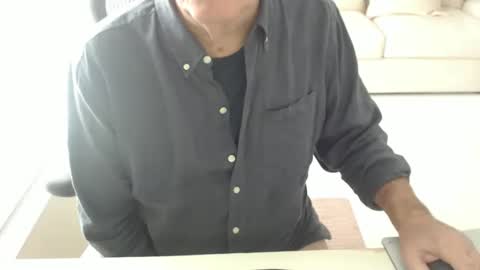 Snapshot of mbeastie chatting on December 2025 06:35:02 PM Beastie online show from December 2025 06:35:02 PM