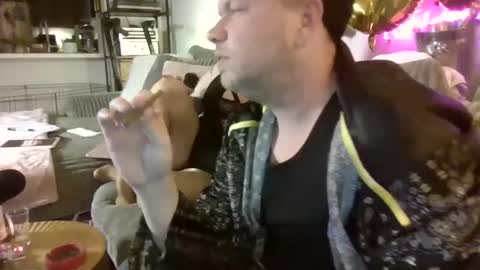 Snapshot of me2283 chatting on February 2025 03:30:01 AM me2283 online show from February 2025 03:30:01 AM