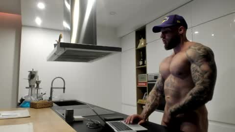 Snapshot of mealphamale chatting on May 2026 05:50:02 PM Alpha Male online show from May 2026 05:50:02 PM