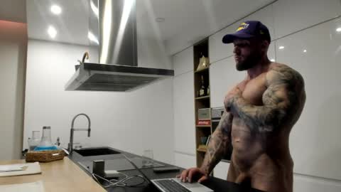 Snapshot of mealphamale chatting on June 2026 09:29:02 PM Alpha Male online show from June 2026 09:29:02 PM