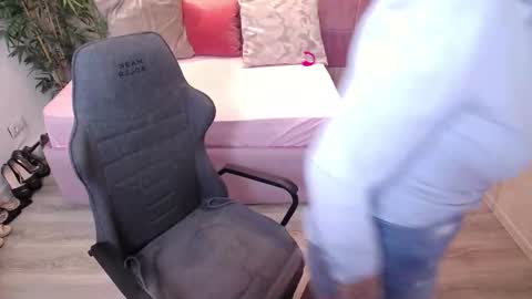 meamandax online show from February 2026 07:23:02 AM