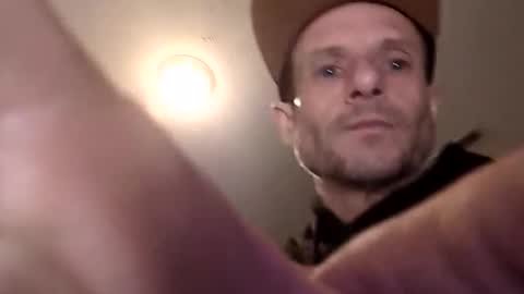 Snapshot of meanfinger chatting on March 2026 12:50:01 AM Jizzy online show from March 2026 12:50:01 AM
