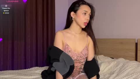 Adriana online show from April 2026 06:25:01 PM