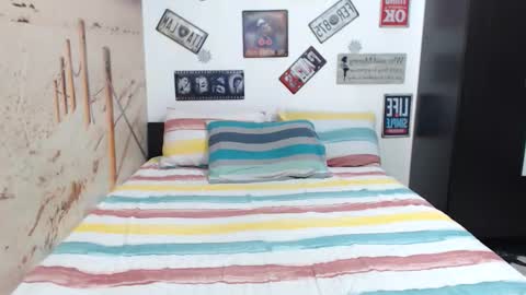 Snapshot of meaowmela chatting on September 2025 09:20:02 AM MeaowMela online show from September 2025 09:20:02 AM