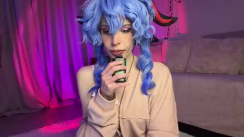 Nicole online show from April 2026 06:10:01 PM