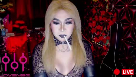 THE QUEEN ALPHA   Queen Medusa Prey online show from November 2025 09:28:01 PM