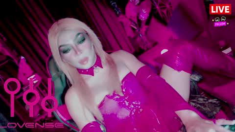 THE QUEEN ALPHA   Queen Medusa Prey online show from April 2026 09:36:02 AM