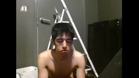 Snapshot of meekthetwink181 chatting on November 2025 01:01:02 PM MeekTheTwink18 online show from November 2025 01:01:02 PM