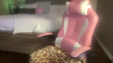 Snapshot of meetsouthernpeach chatting on February 2025 04:32:01 PM Southern Peach online show from February 2025 04:32:01 PM