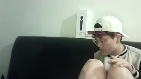 Megan and sophi online show from February 2025 09:00:02 AM