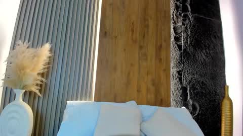 MEGAN COOPER online show from October 2025 12:26:02 PM