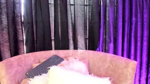     online show from February 2025 05:37:01 PM