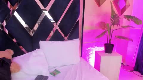     online show from February 2026 01:30:02 PM