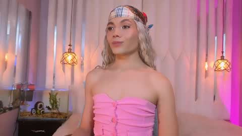 Snapshot of megan_do_santos chatting on June 2026 07:53:01 PM megan do santos online show from June 2026 07:53:01 PM