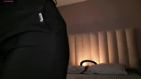     online show from November 2025 12:16:02 PM