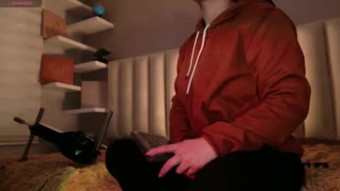     online show from December 2025 12:10:01 PM