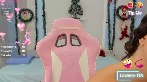 Snapshot of meganqueen2 chatting on December 2024 08:14:02 PM Megan Queen online show from December 2024 08:14:02 PM