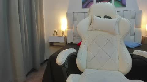 Megan Queen online show from June 2026 01:15:01 PM
