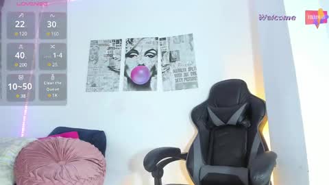 MEGAN  online show from January 2025 10:39:01 PM