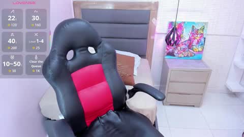 M E G A N  online show from October 2025 12:34:02 PM