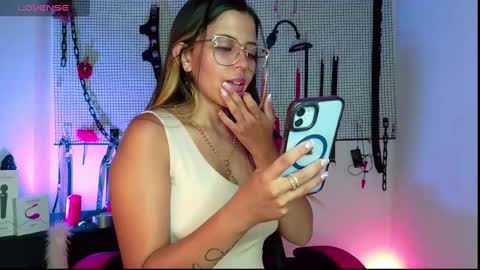 Snapshot of meggan_greey chatting on December 2024 01:24:01 PM Your best slave  online show from December 2024 01:24:01 PM