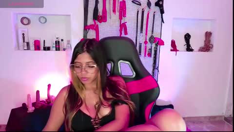Snapshot of meggan_greey chatting on December 2024 05:31:01 PM Your best slave  online show from December 2024 05:31:01 PM