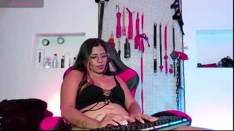 Snapshot of meggan_greey chatting on December 2024 06:29:01 PM Your best slave  online show from December 2024 06:29:01 PM