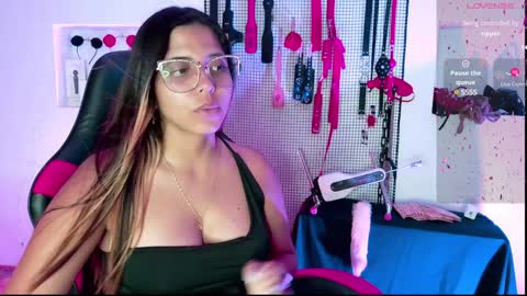 Snapshot of meggan_greey chatting on February 2025 11:38:02 PM Your best slave  online show from February 2025 11:38:02 PM