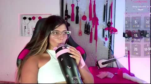 Snapshot of meggan_greey chatting on February 2025 08:46:01 PM Your best slave  online show from February 2025 08:46:01 PM