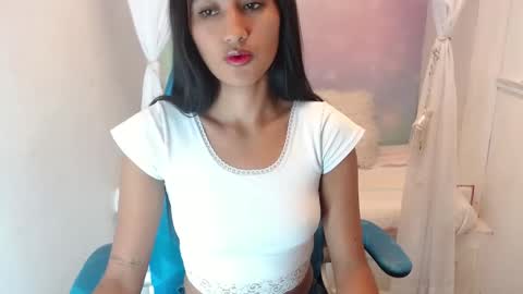 Snapshot of meggan_james chatting on December 2025 11:52:01 AM M E G A N N online show from December 2025 11:52:01 AM