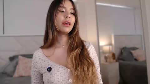 Snapshot of meggui chatting on April 2026 12:35:01 PM Meggui online show from April 2026 12:35:01 PM