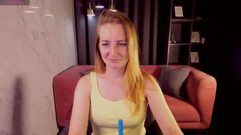 Meggy online show from September 2025 01:33:02 PM