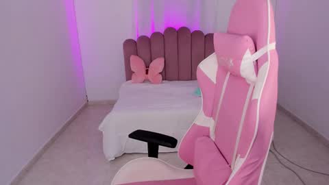 Meghan  online show from January 2026 11:43:01 PM