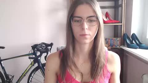 Snapshot of megi_erotic chatting on April 2026 06:24:01 AM Megi online show from April 2026 06:24:01 AM