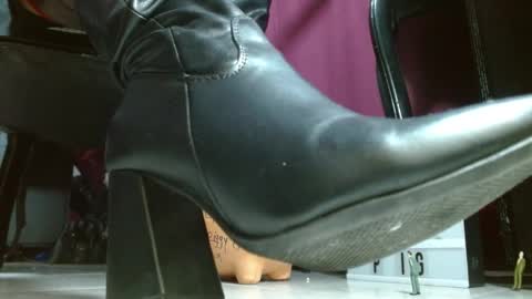 Snapshot of megoddessara chatting on May 2026 07:56:02 PM Goddess Sara online show from May 2026 07:56:02 PM