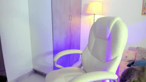 Ann online show from December 2025 03:47:02 AM