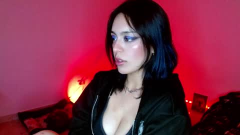 Snapshot of mei04_ chatting on November 2025 02:12:02 AM Melissa online show from November 2025 02:12:02 AM