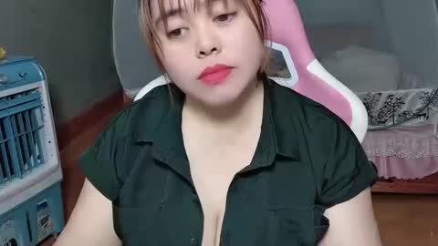 mela7386 online show from April 2026 07:18:01 PM