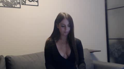 meladams online show from November 2025 07:46:02 PM