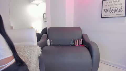 melan_owen online show from November 2025 07:15:01 PM