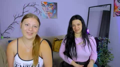 Snapshot of melani_bumm chatting on September 2025 05:51:02 AM melani_bumm online show from September 2025 05:51:02 AM